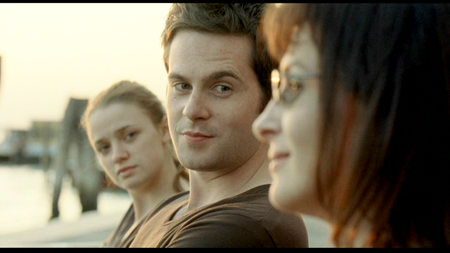 A Few Days In September: screencaps A Few Days In September: screencaps