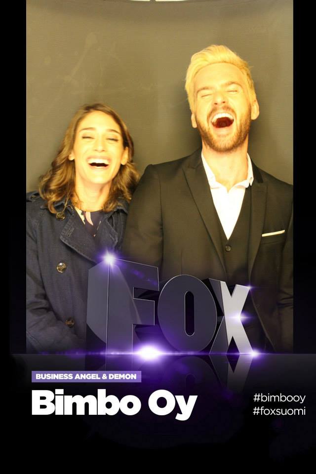 Tom Riley & Lizzy Caplan